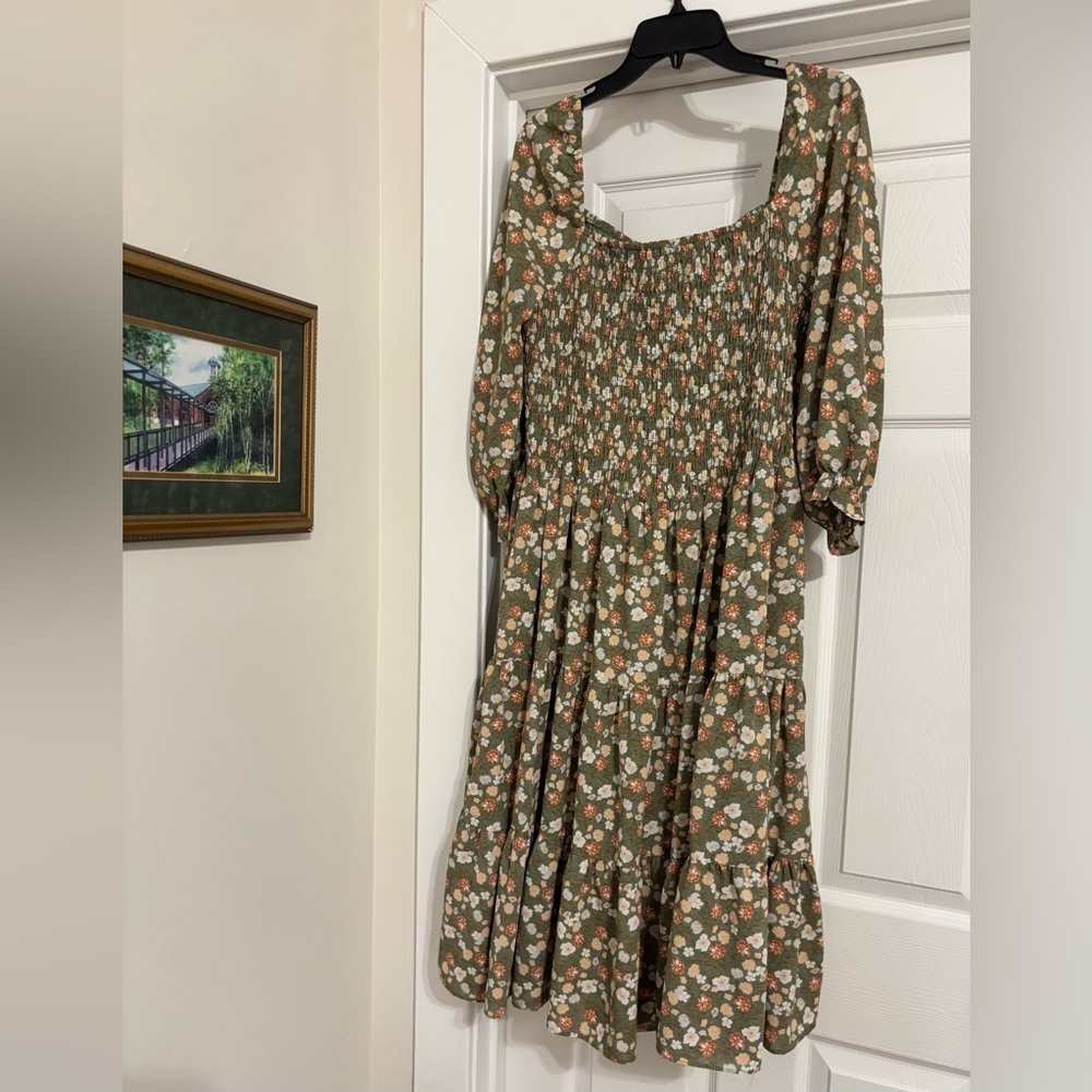 Baltic Born Women's Marta Smocked Midi Dress Size Size 1X Floral - Picture 3 of 9